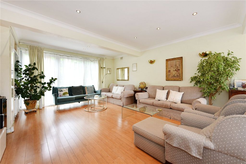 Property photo 3 of 15 Picture No. 12