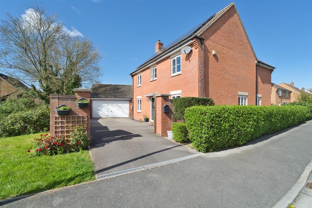 Property photo 3 of 36 Front