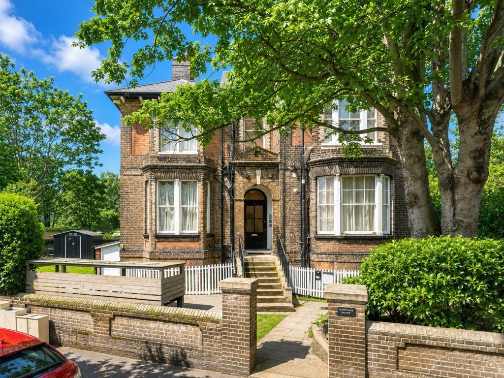 Property photo 1 of 6