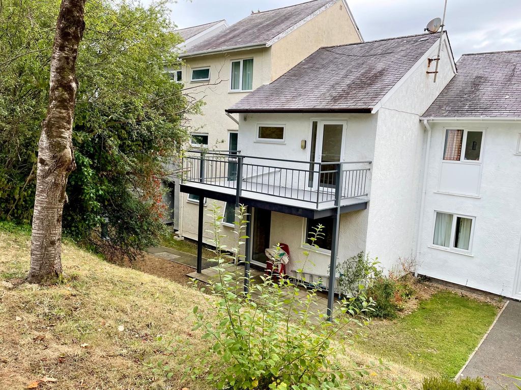 Property photo 2 of 16
