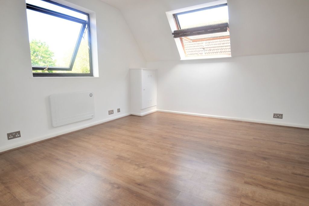 Property photo 2 of 6 P4Apu