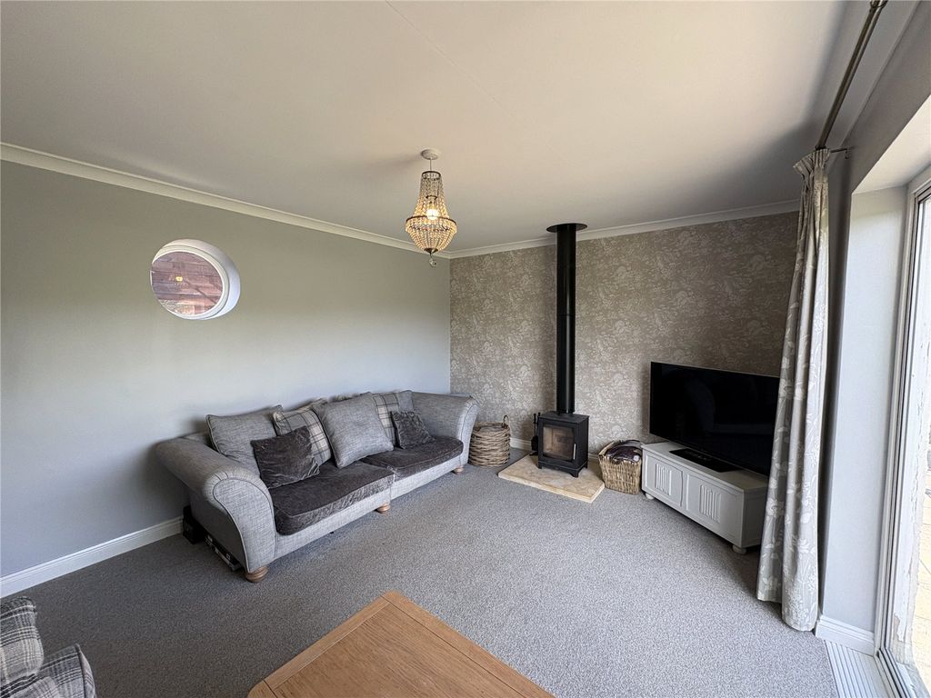 Property photo 2 of 21 Picture No. 32