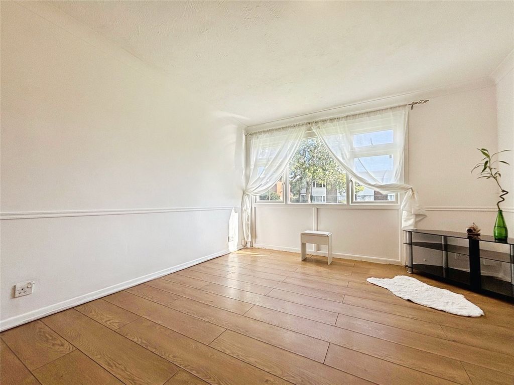 Property photo 2 of 10 Picture No. 13