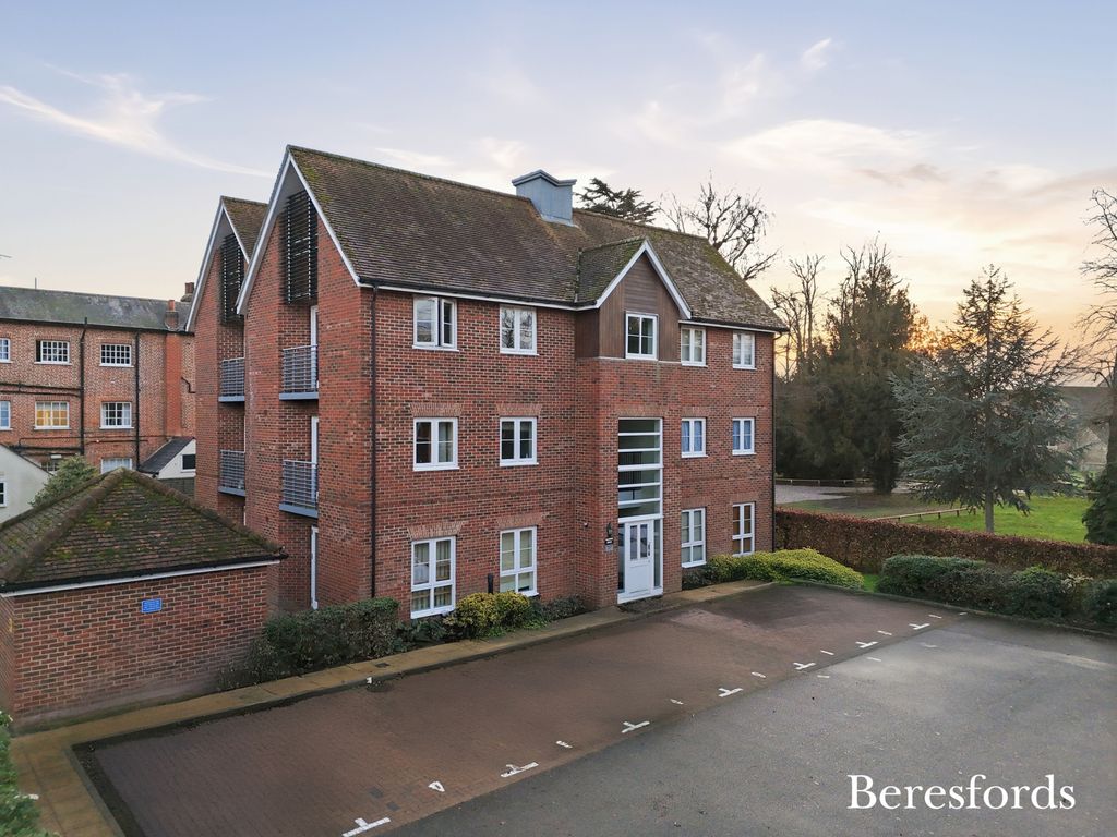 Property photo 1 of 12 Front