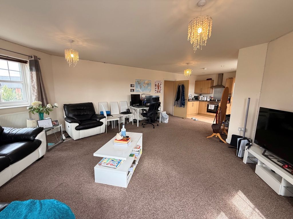 Property photo 2 of 11