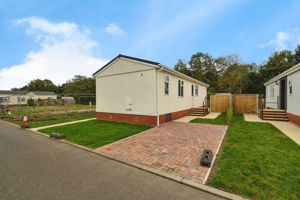 Property photo 1 of 16