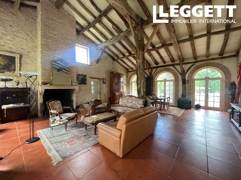 Property photo 2 of 10