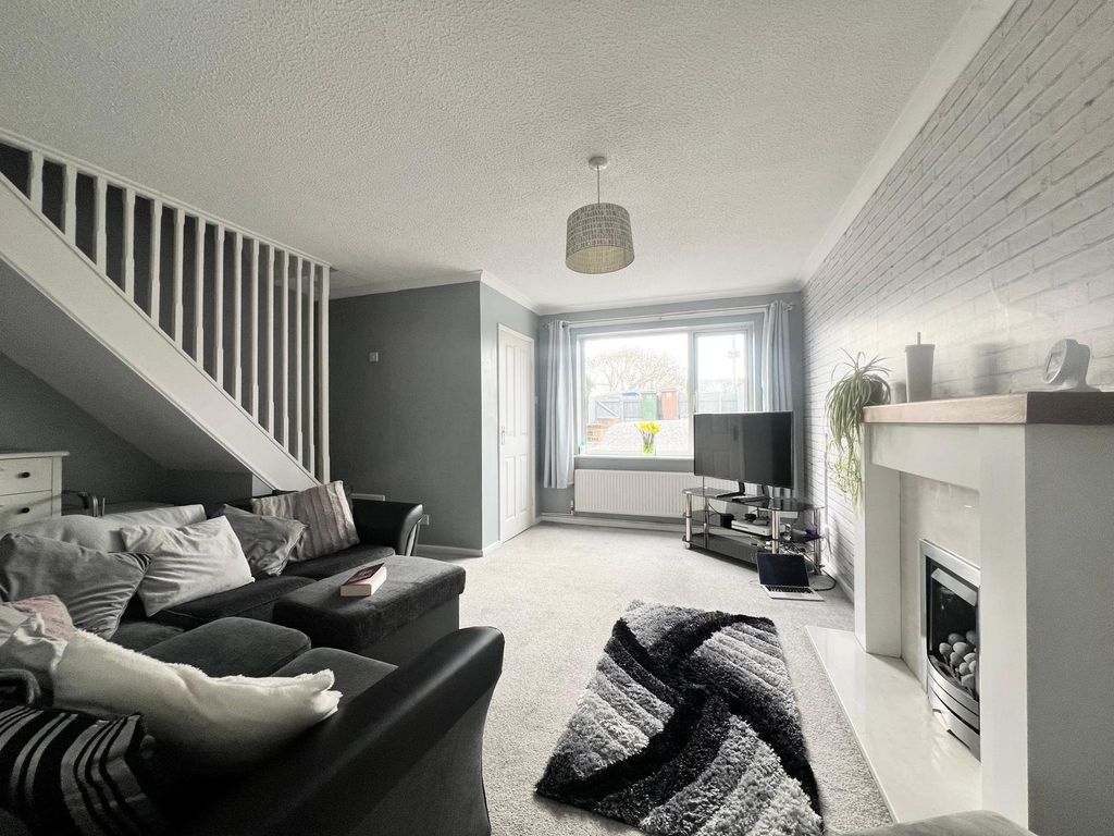 Property photo 3 of 10 Lounge