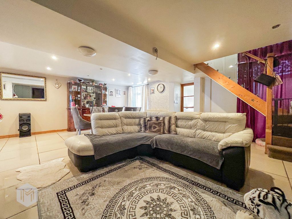 Property photo 2 of 17 Picture No. 04