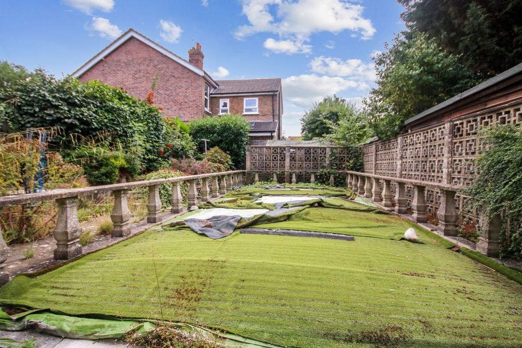 Property photo 2 of 14