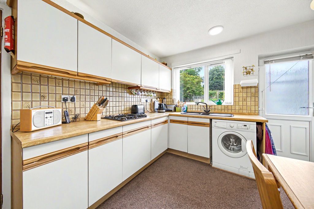 Property photo 3 of 28 Kitchen