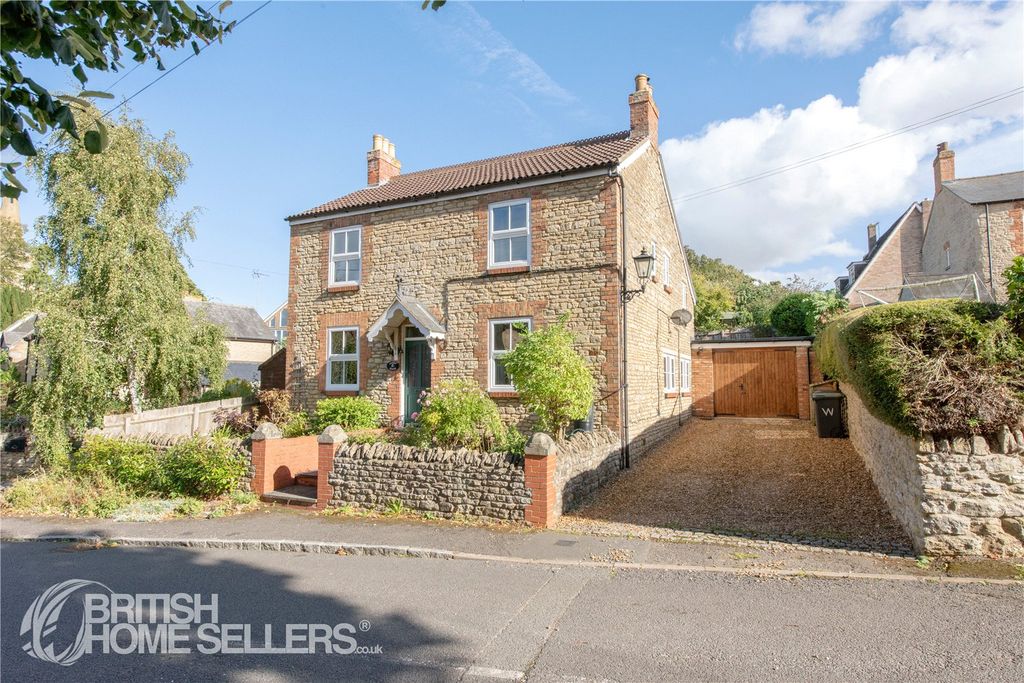 Property photo 2 of 44 Picture No. 82