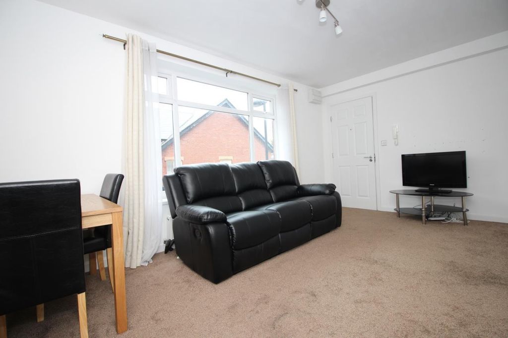 Property photo 2 of 6