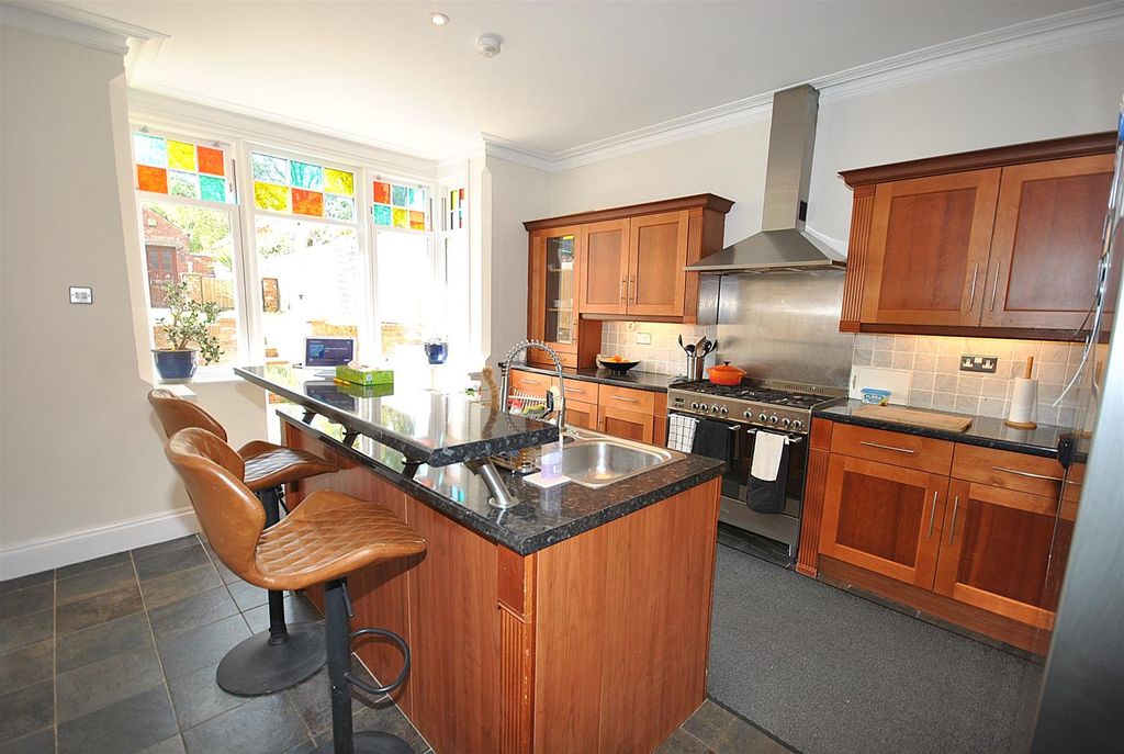 Property photo 2 of 24