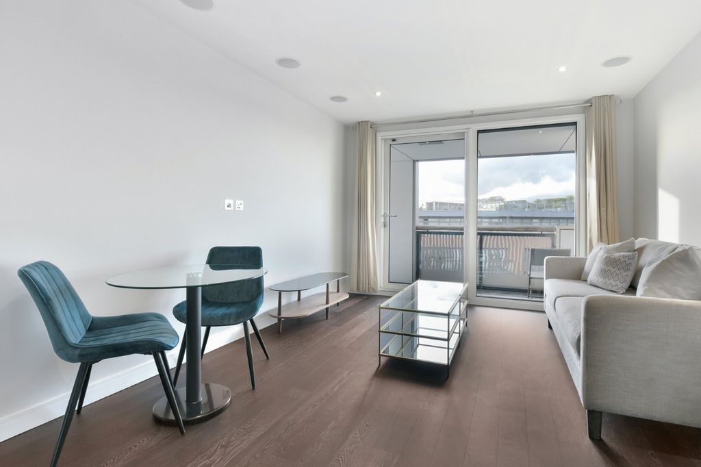 Property photo 1 of 11 Reception Room