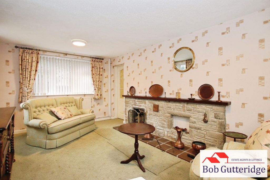 Property photo 2 of 30 Lounge