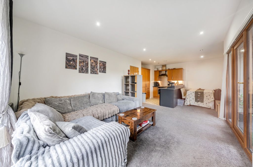 Property photo 3 of 12 1434125-3-69c2Ab7...