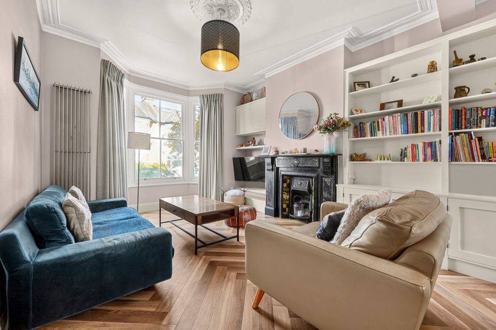Property photo 1 of 19