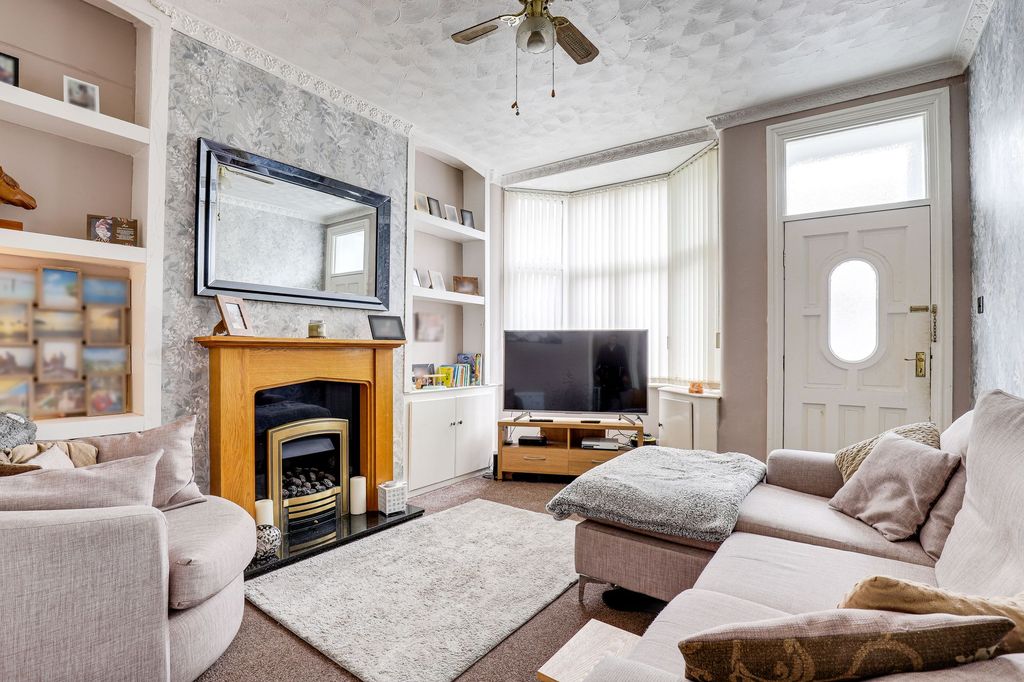 Property photo 2 of 19