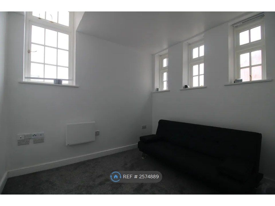 Property photo 3 of 35