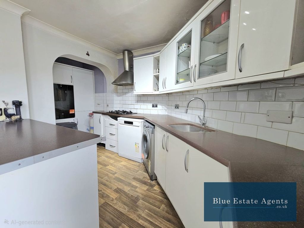 Property photo 2 of 19 Kitchen
