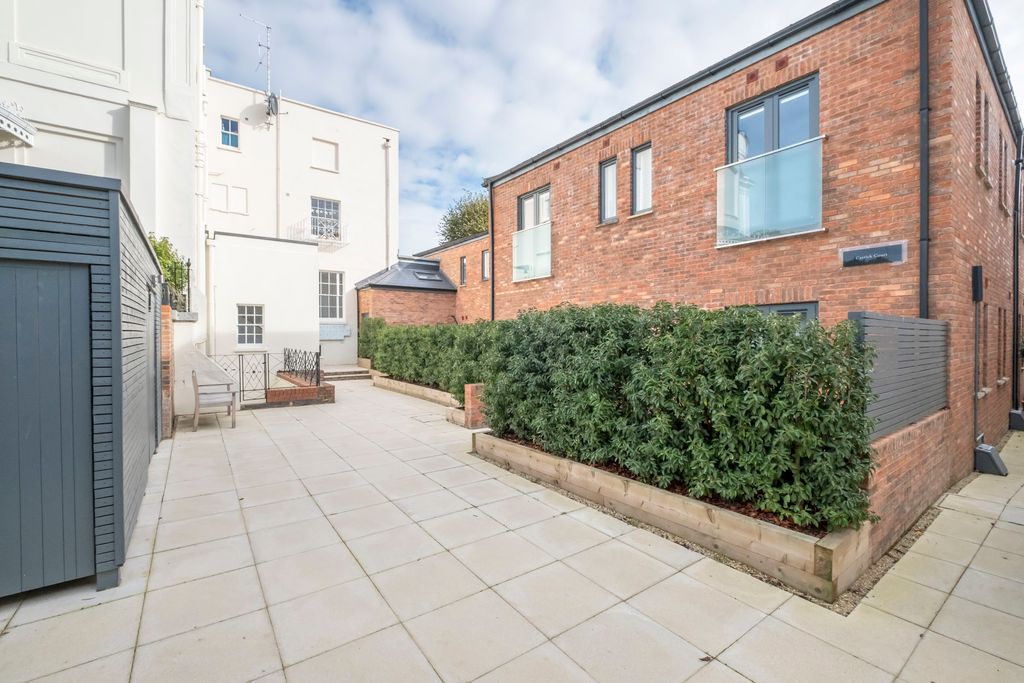 Property photo 3 of 11