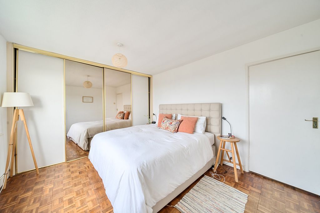 Property photo 2 of 15 1420244-17-69A6Cb...