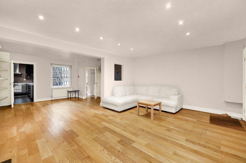 Property photo 2 of 16