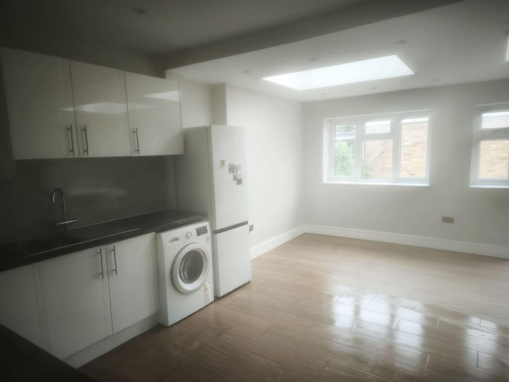 Property photo 2 of 20 Fixed-093B8F70Ca2F4951Bf31E4c0Deb77Ab6.Jpg
