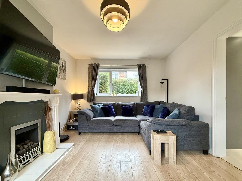 Property photo 2 of 25