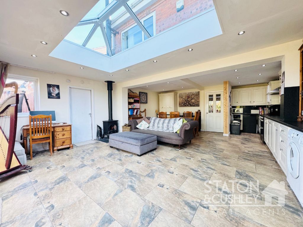 Property photo 2 of 36