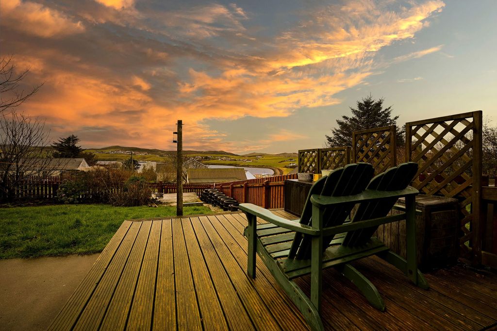 Property photo 2 of 39