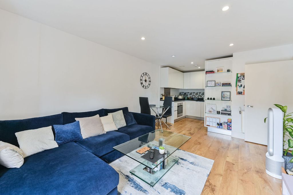 Property photo 2 of 17