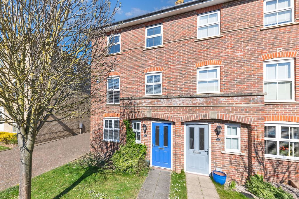 Property photo 2 of 21