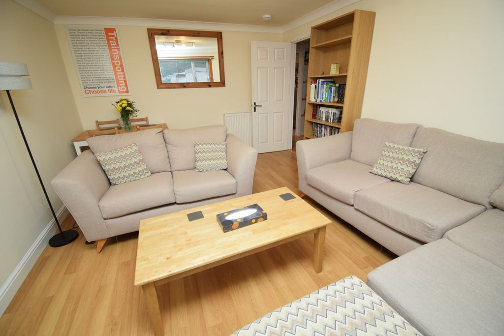 Property photo 2 of 25