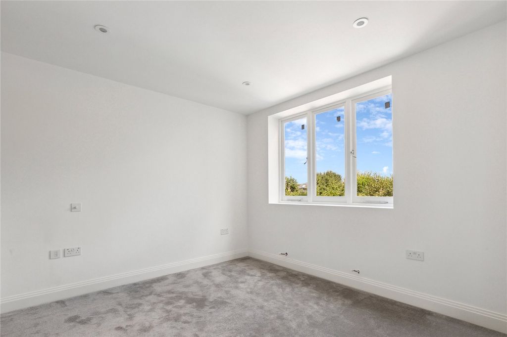 Property photo 3 of 8 Picture No. 02