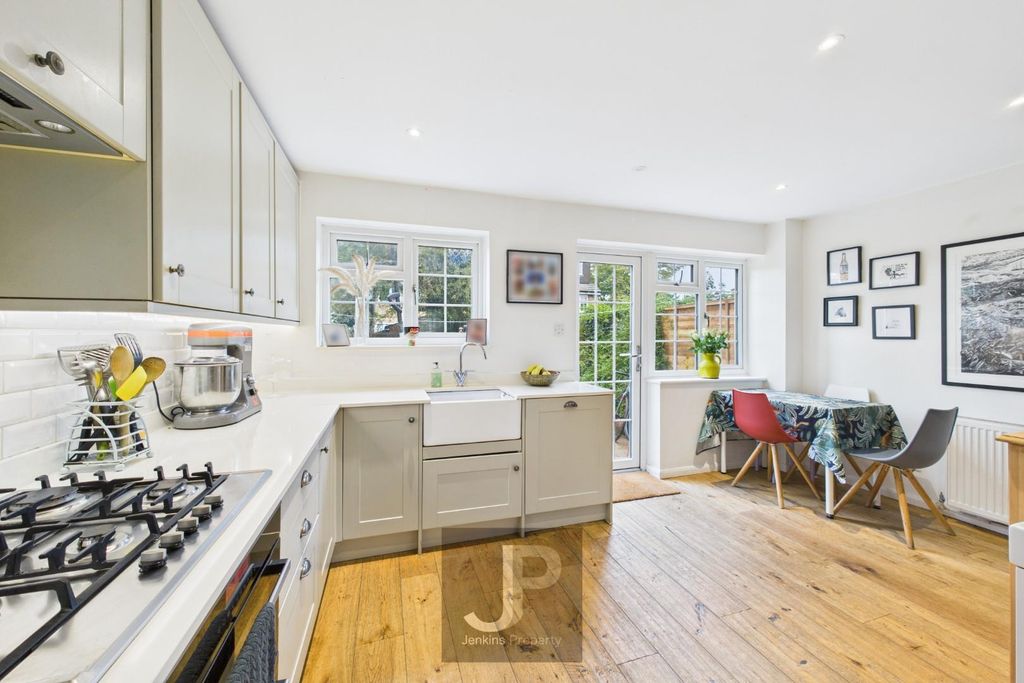 Property photo 2 of 15 Cam01632G0-Pr0221-Still003.Jpg