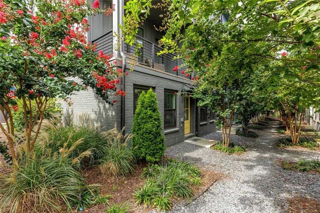 Property photo 1 of 30