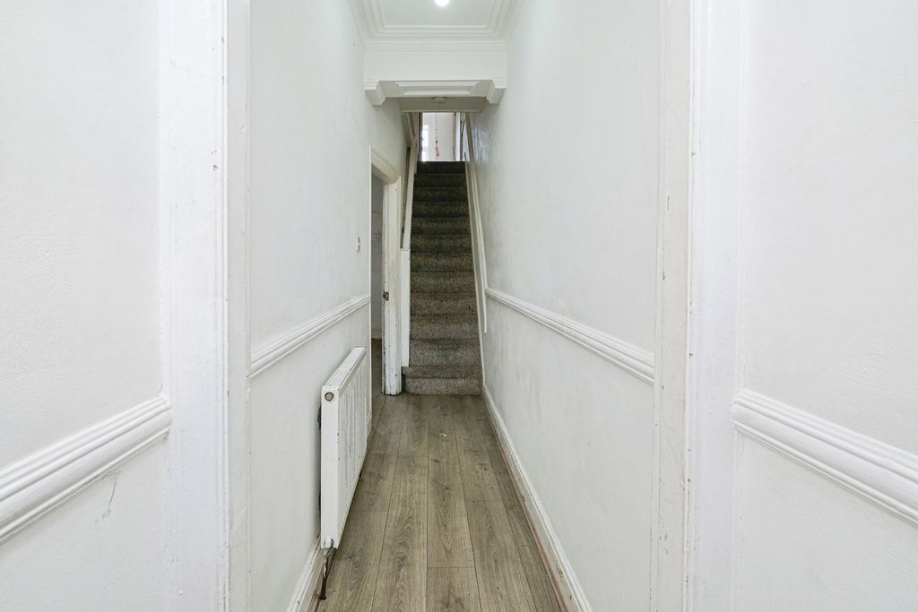 Property photo 2 of 14 Pbox-Img.Jpg