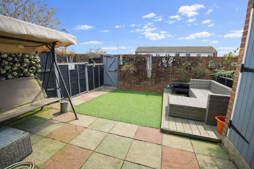 Property photo 3 of 11 Garden.Png