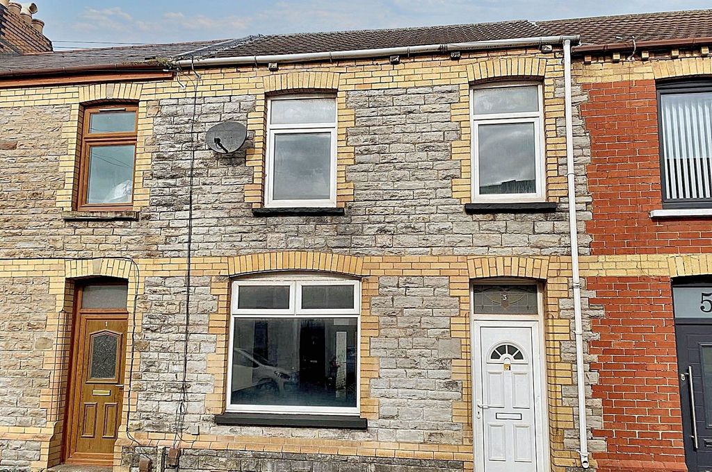 Property photo 1 of 5