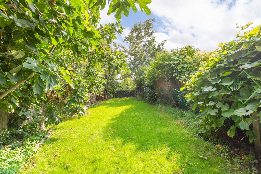 Property photo 2 of 29 10 Hillside Avenue, N11 3De-1