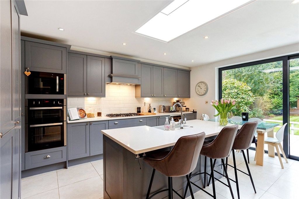 Property photo 2 of 17 Kitchen/Din/Living