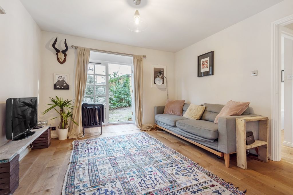 Property photo 1 of 6 415448 (3)