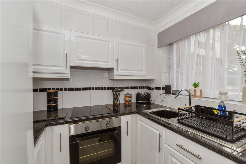 Property photo 1 of 9 Kitchen