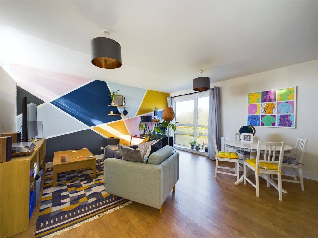 Property photo 2 of 8 Picture No. 28