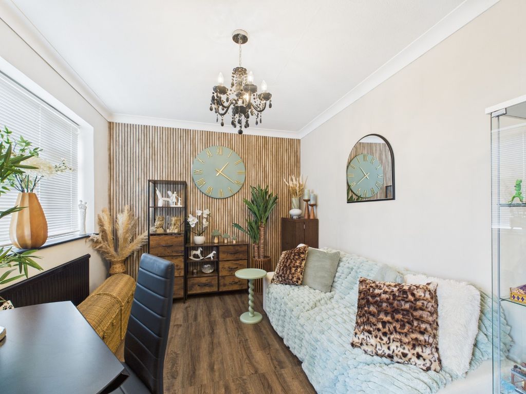 Property photo 2 of 22 4354906