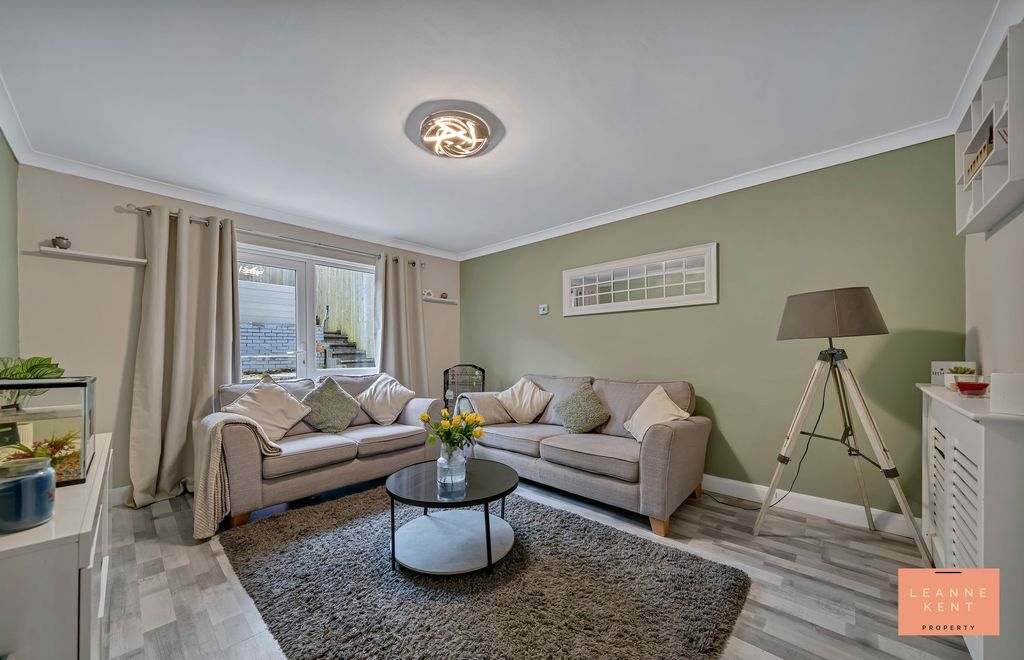 Property photo 2 of 29