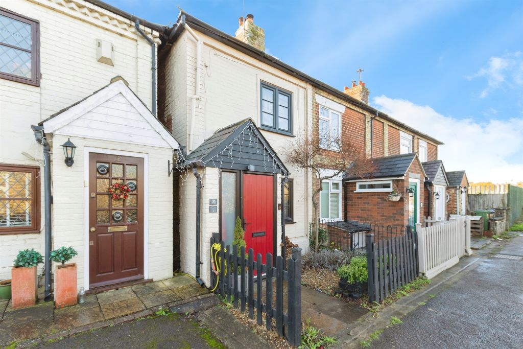 Property photo 1 of 17