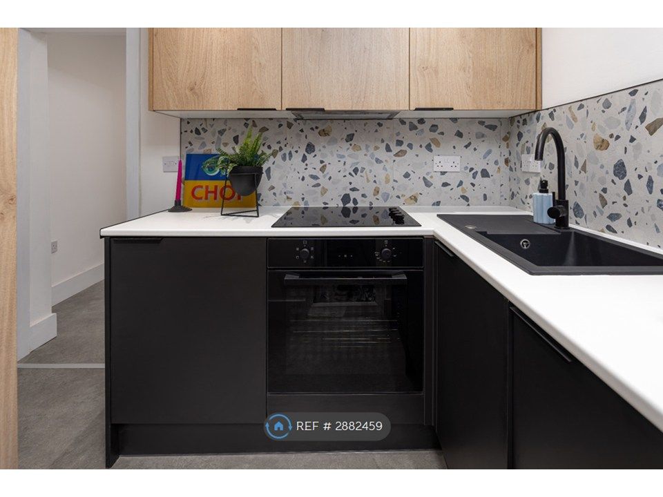 Property photo 1 of 19 Kitchen